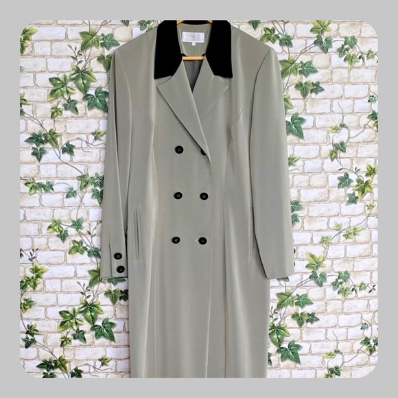 Dresses & Skirts - 😎SALE😎 Double breasted classic dress, timeless